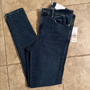NWT - DKNY Women's Essex  High-Rise Skinny Jeans